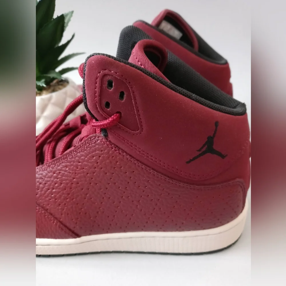 Jordan Retro Unique shoes girls  boys model Fligth  prem  Sz 6Y Burgundy…